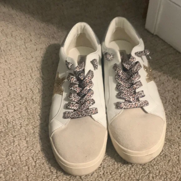 Like new Steve Madden shoe Steve Madden: Dodge Sneaker - Green – Sincerely Yours main image 3